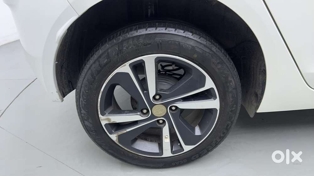 Tata Altroz Xz, 2023, Petrol