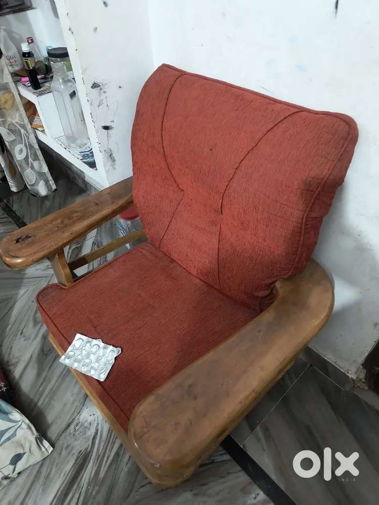 Old sofa set