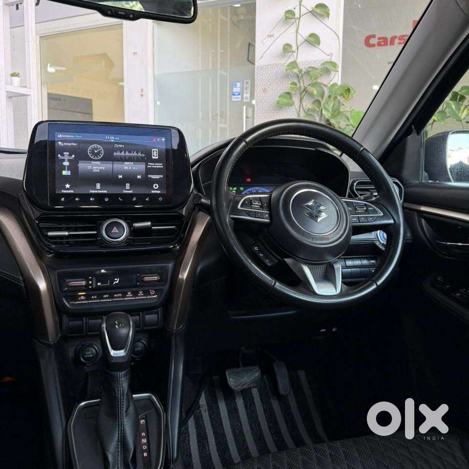Maruti Suzuki Grand Vitara 1.5 Alpha Plus Intelligent Hybrid Ecvt, 2..