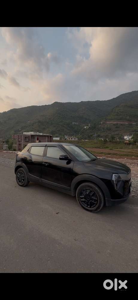 Mahindra Xuv3xo Petrol 2025
