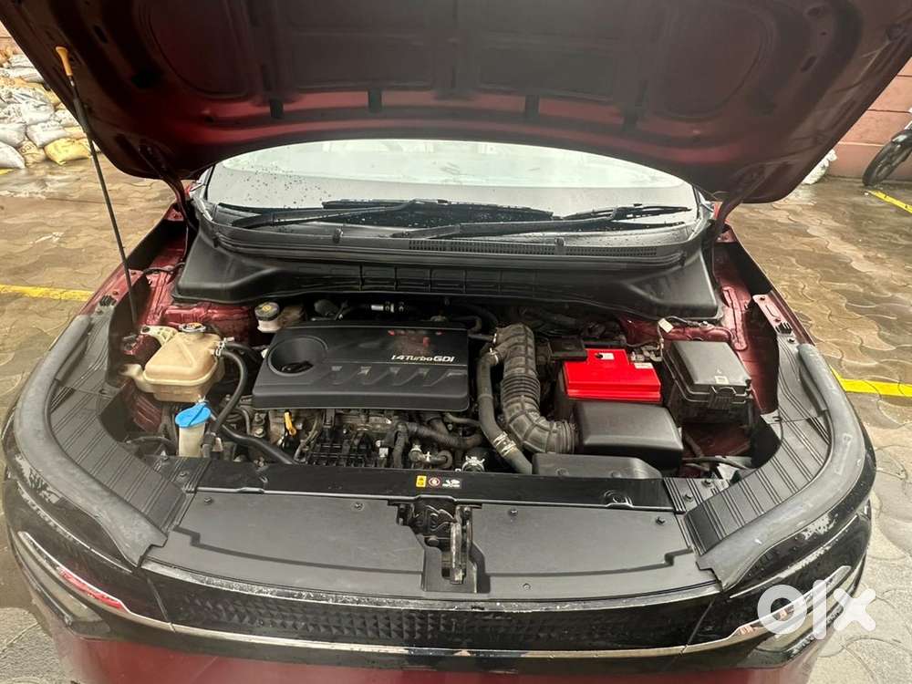 Kia Carens Luxury Plus With Sunroof Top Model Car