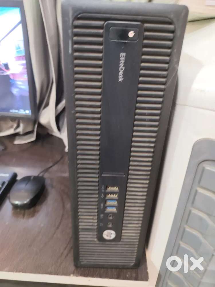 Good conditions pc for light gaming hp elite desk with screen mouse an