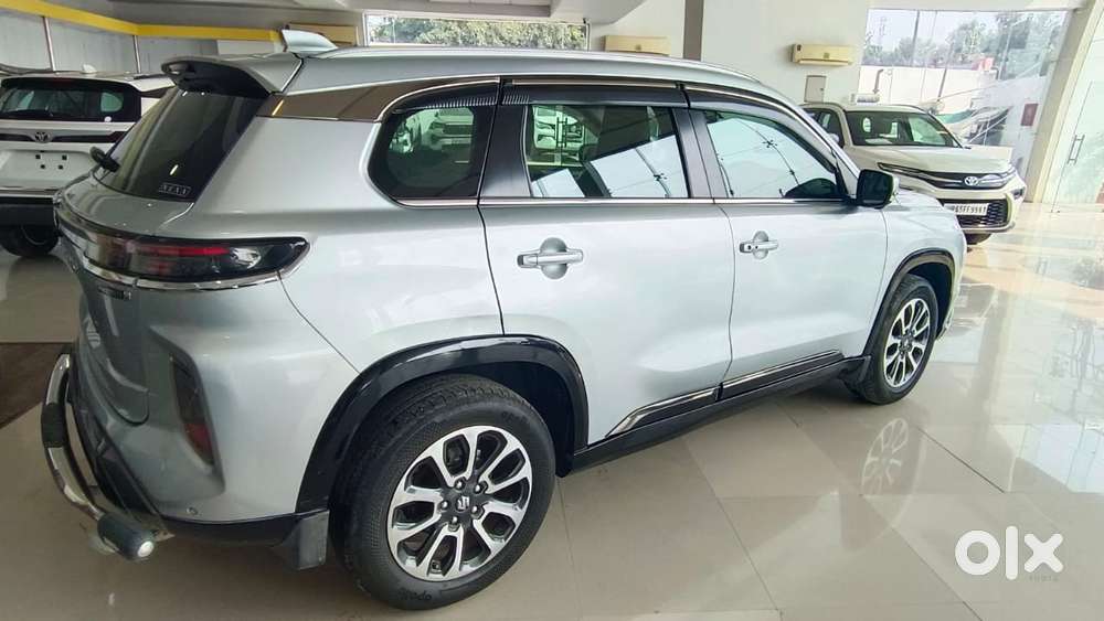 Maruti Suzuki Grand Vitara 1.5 Alpha Plus Intelligent Hybrid Ecvt, 2..