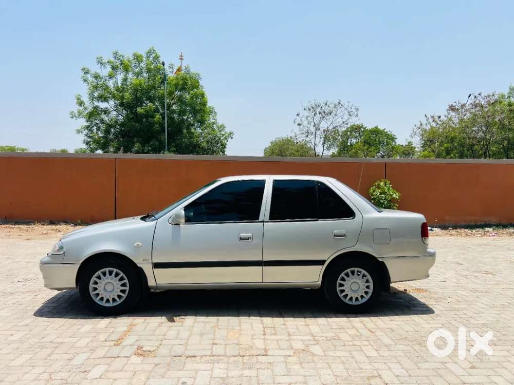 Maruti Suzuki Esteem Vxi - Bsiii, 2005, Petrol