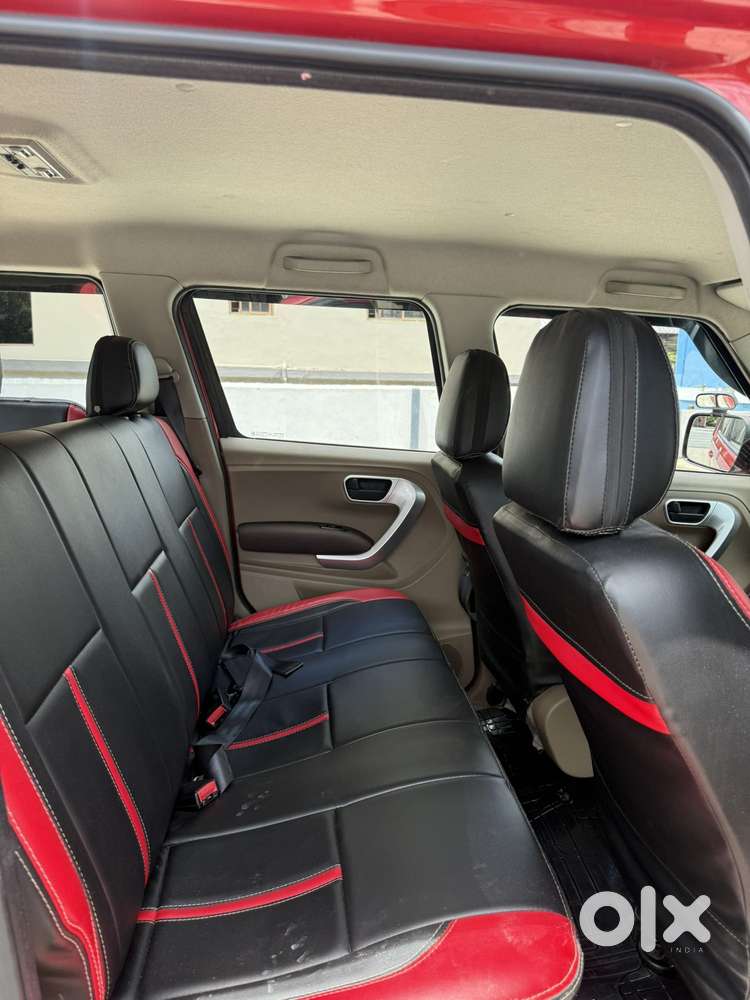 Mahindra Tuv 300 Mhawk100 T8, 2017, Diesel