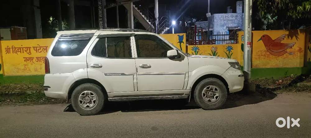 Tata Safari Storme 2013 Diesel 100000 Km Driven