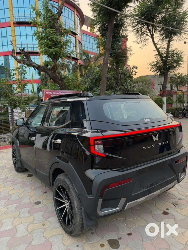 Mahindra Xuv 3xo 2024 December  Petrol 13000 Km Driven