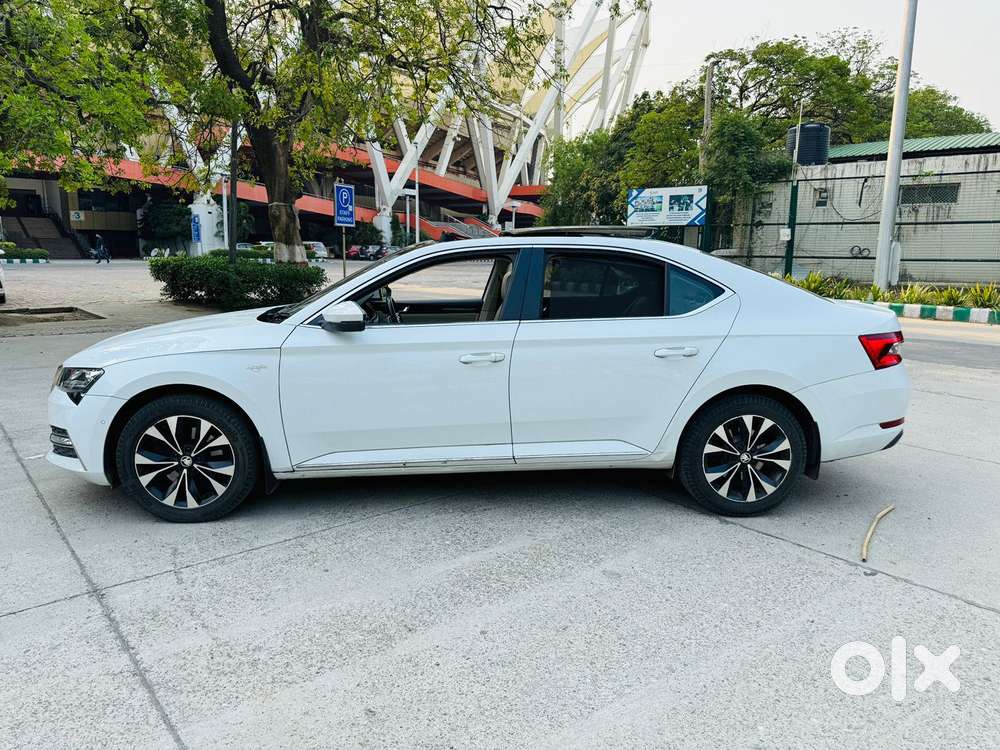 Skoda Superb 2.0 L&k Tsi At, 2022, Petrol