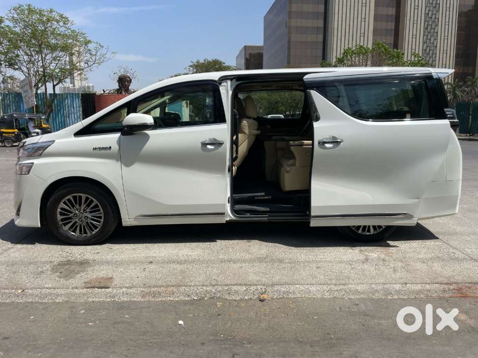 Toyota Vellfire Vip – Executive Lounge, 2023, Cng & Hybrids