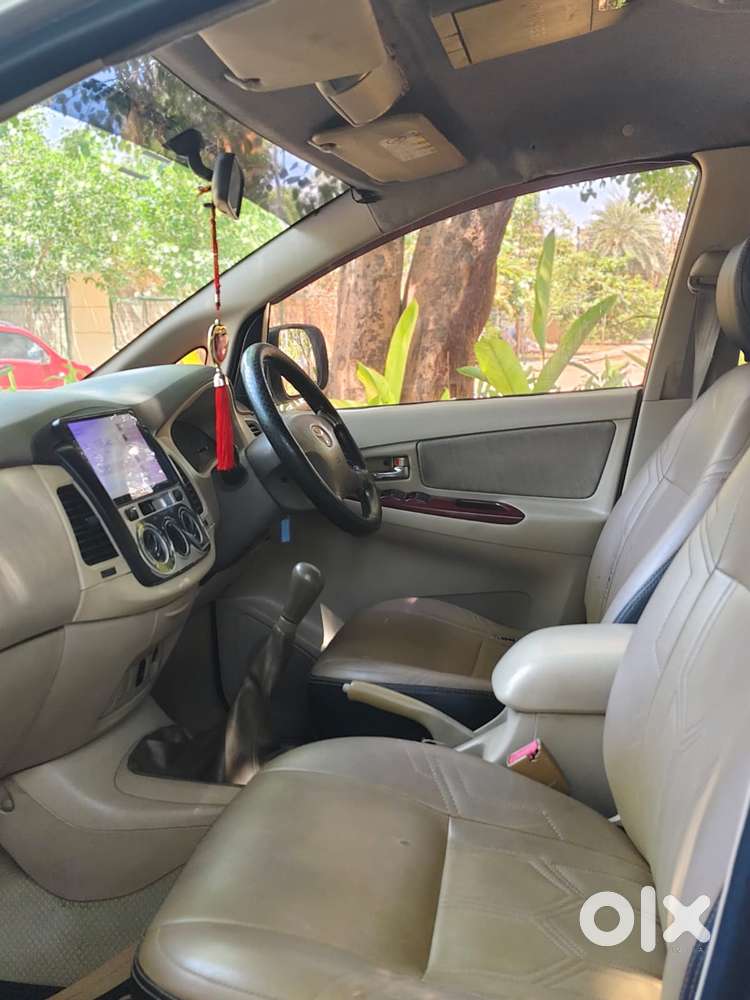 Toyota Innova 2.5 V Diesel 7-seater, 2006, Diesel