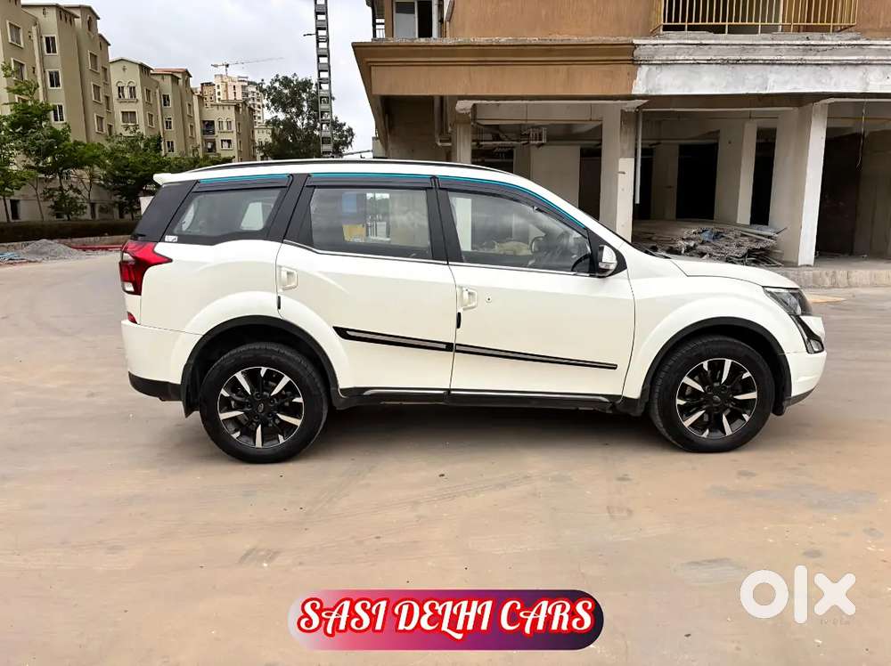 Mahindra Xuv500 W11 At Topend Sunroof 2018 Model Single Owner