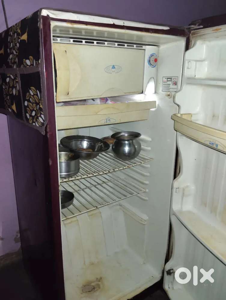 Fridge only 5000 emergency  fridge ki lambai 3.5 2 fut chahiye da