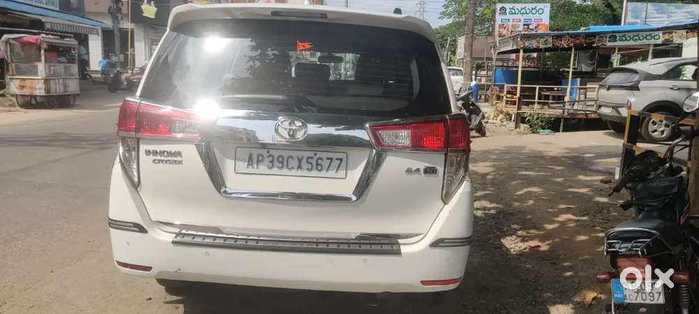 Toyota Innova Crysta 2.4 Mt 2019