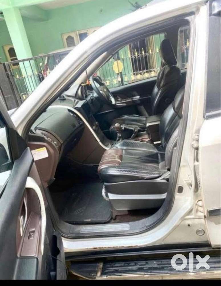 Mahindra Xuv500 2012 Petrol 120000 Km Driven