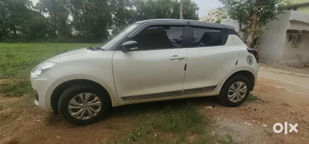 Maruti Suzuki Swift Vxi 2021