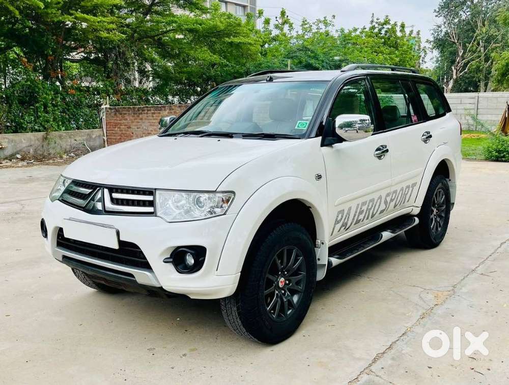 Mitsubishi Pajero Sport 4x4 Dual Tone, 2017, Diesel