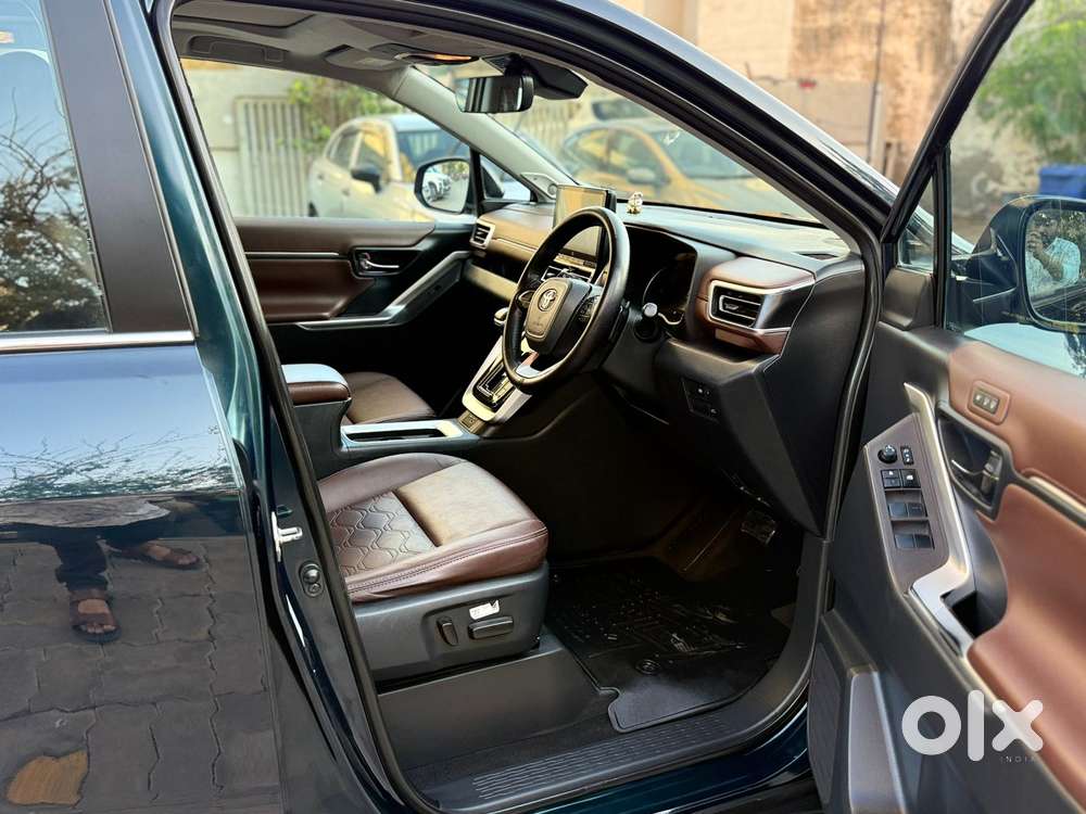 Toyota Innova Hycross, 2023, Petrol