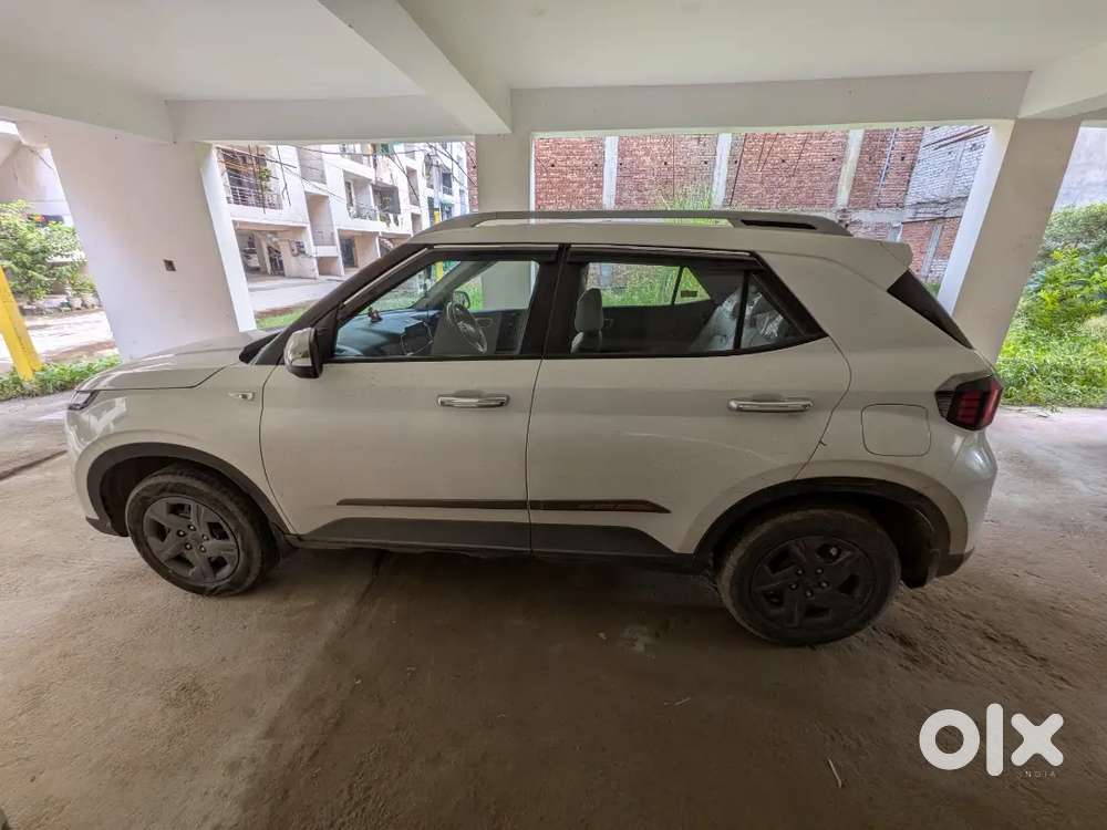Hyundai Venue S Plus 1.2 Petrol Mt (oct 2024)  Hr-08  Mint Condition