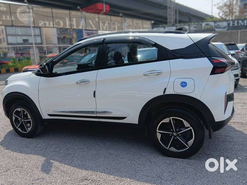 Tata Nexon Creative 1.2 Revotron Petrol 6 Mt Dt, 2025, Cng & Hybrids