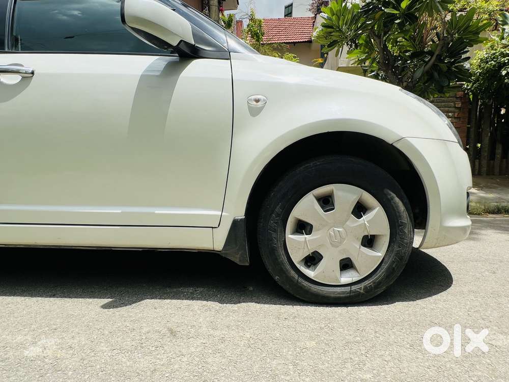 Maruti Suzuki Swift 1.2 Vxi (o), 2011, Petrol