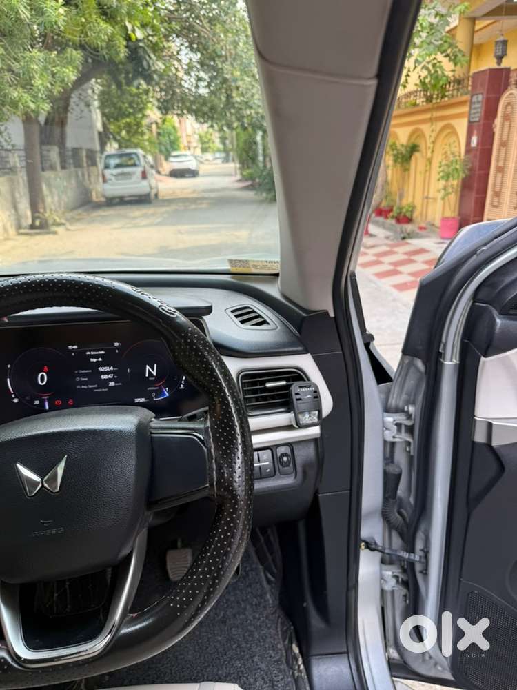 Mahindra Xuv700 Petrol 2022