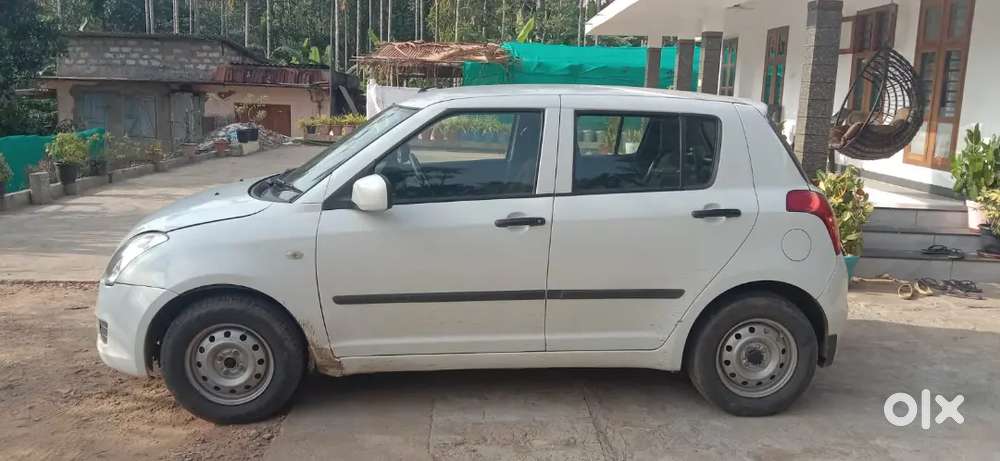 Maruti Suzuki Swift 2010 Petrol Manual