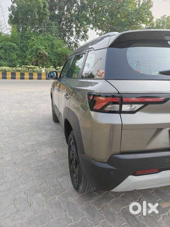 Maruti Suzuki Brezza 1.5 Zxi Smart Hybrid Dual Tone, 2023, Petrol