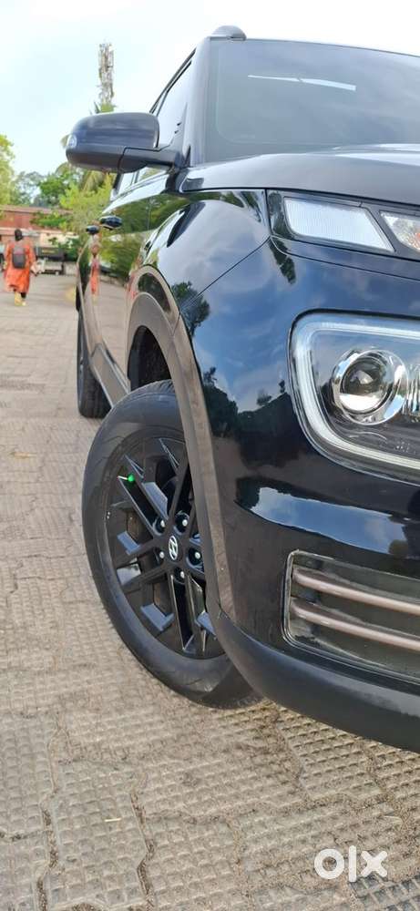 Hyundai Venue Petrol Manual 2024