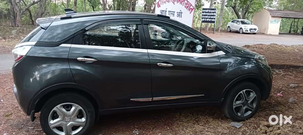Tata Nexon 1.2 Revotron Xt, 2018, Petrol