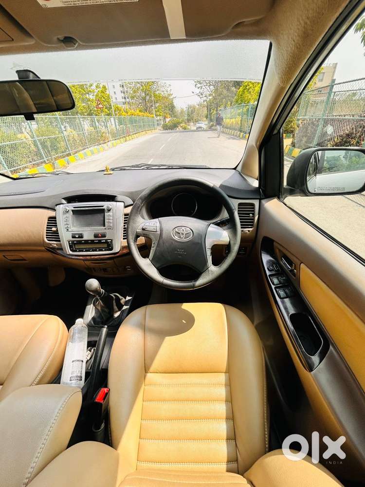 Toyota Innova 2.5 V 8 Str, 2015, Diesel