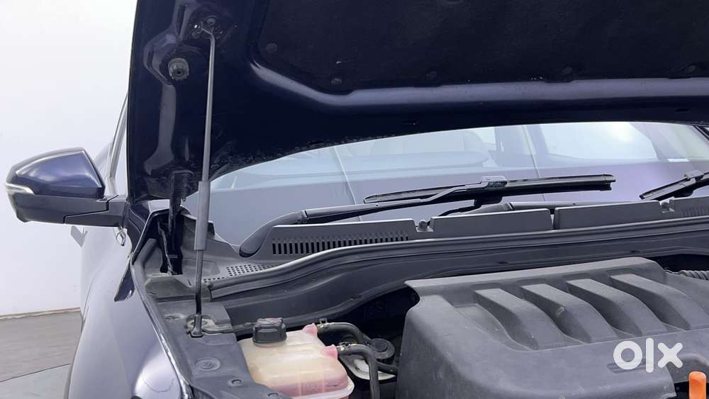 Mahindra Xuv700 2.0 Ax 7 Petrol At Luxury Pack Str, 2021, Petrol