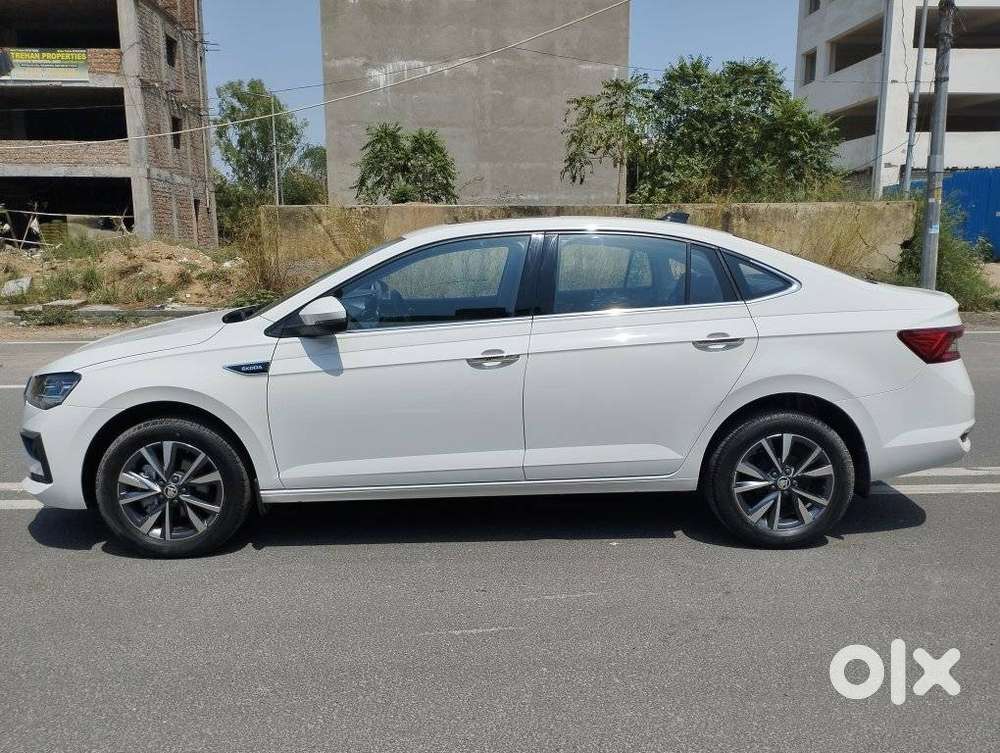 Skoda Slavia 1.0 Tsi Style At, 2023, Petrol
