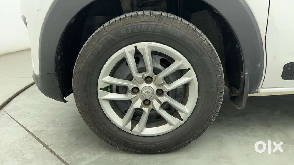 Renault Triber Rxt, 2022, Petrol