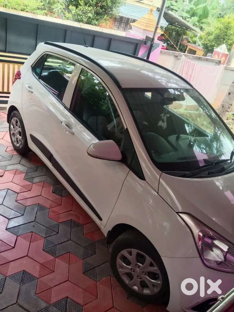 Hyundai Grand I10 2016 Diesel 100000 Km Driven