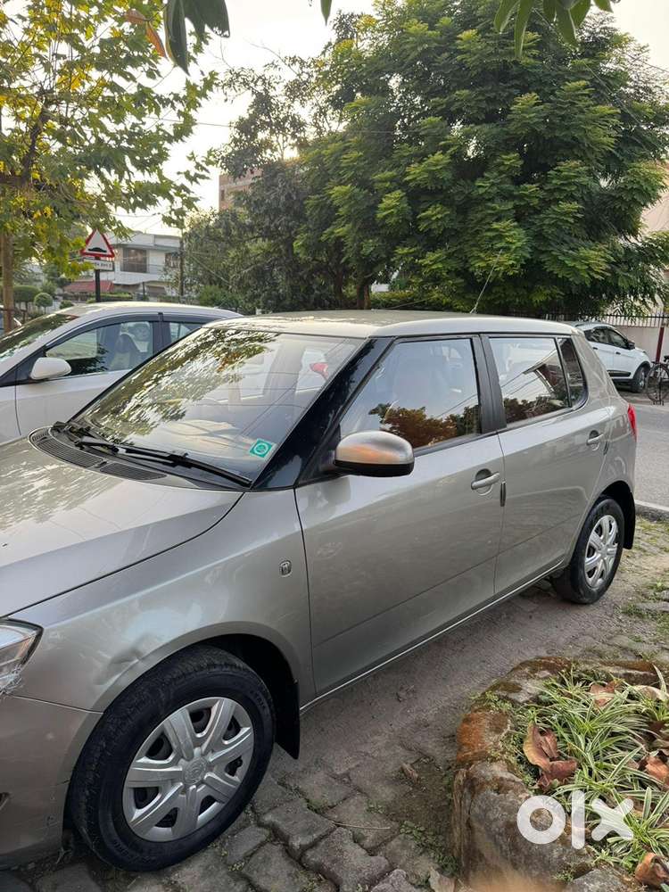 Skoda Fabia Petrol Manual 2011