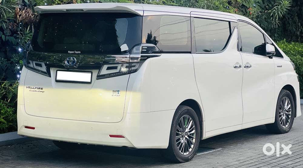 Toyota Vellfire 2.5 Executive Lounge, 2021, Petrol
