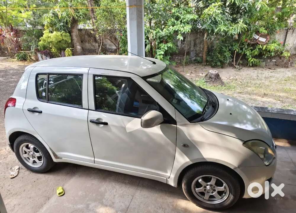 2011 Model Swift 
Single Owner
Next Month Test ( May )