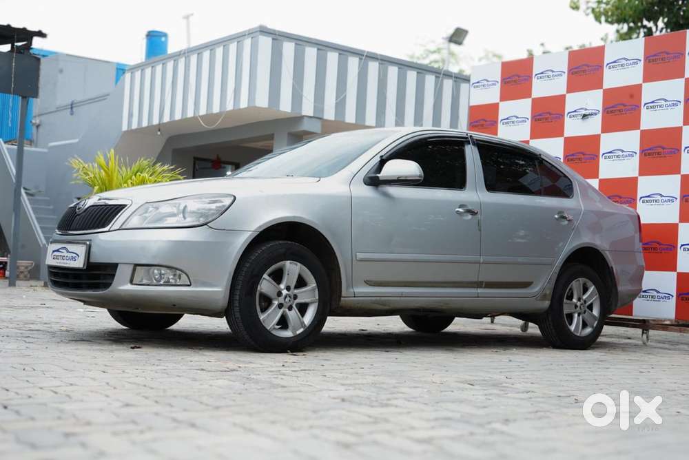 Skoda Laura Ambiente 2.0 Tdi Cr Manual, 2012, Diesel