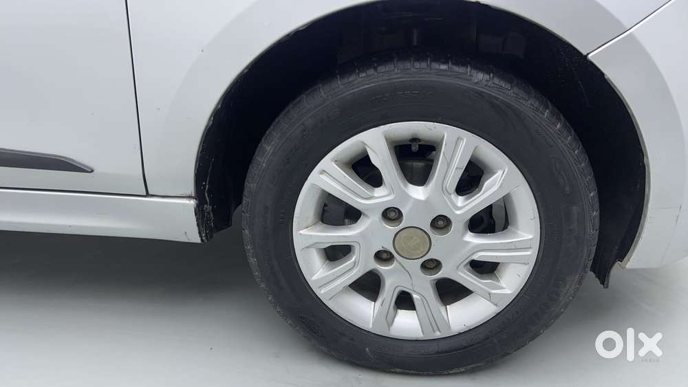 Tata Tiago Xza, 2017, Petrol