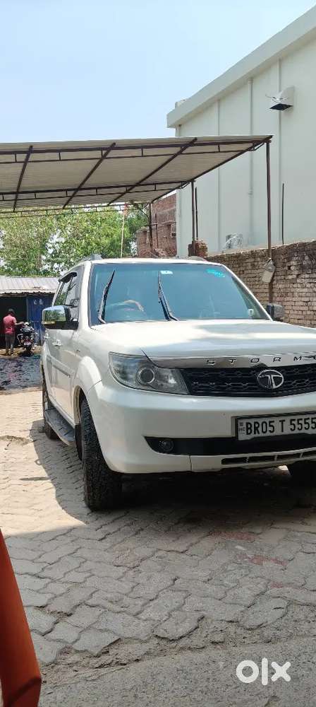 Tata Safari Strome