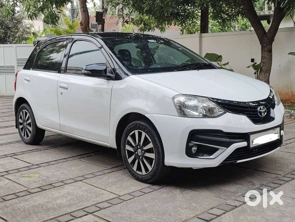Toyota Etios Liva 1.2 V Dual Tone, 2019, Petrol