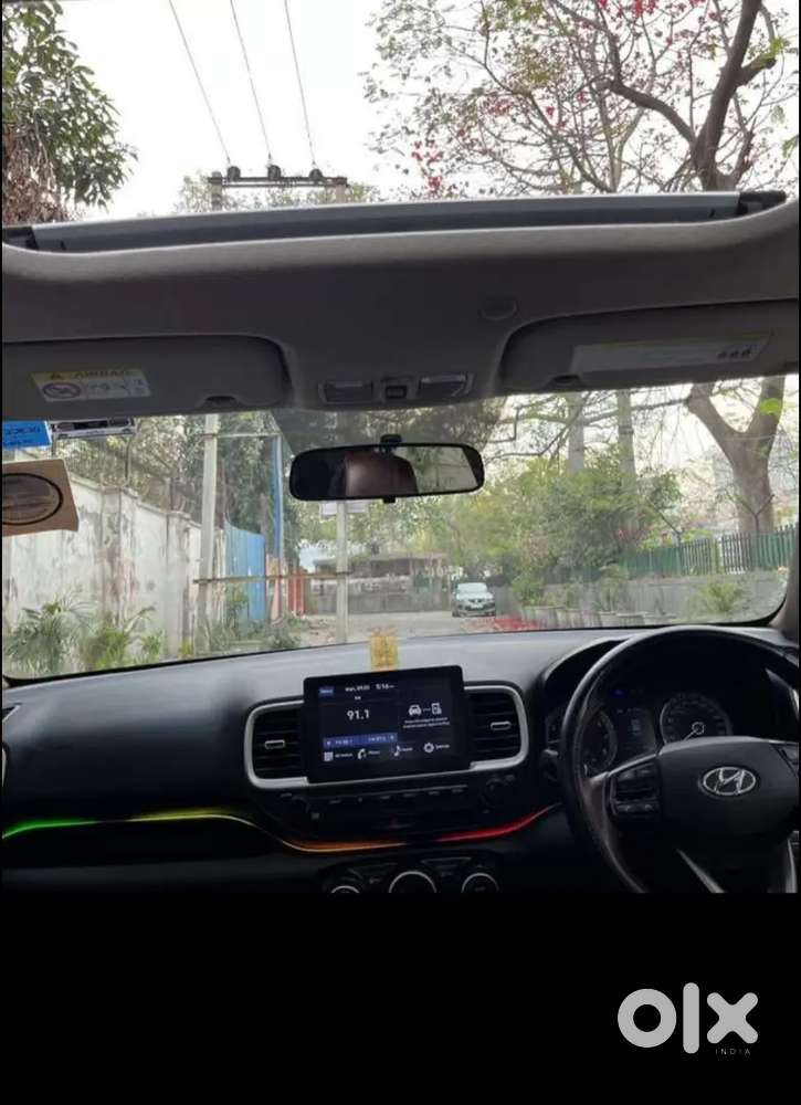 Hyundai Venue 2021 Diesel Well Maintained