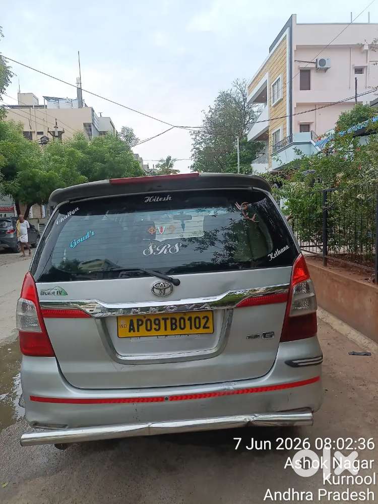 Toyota Innova 2012