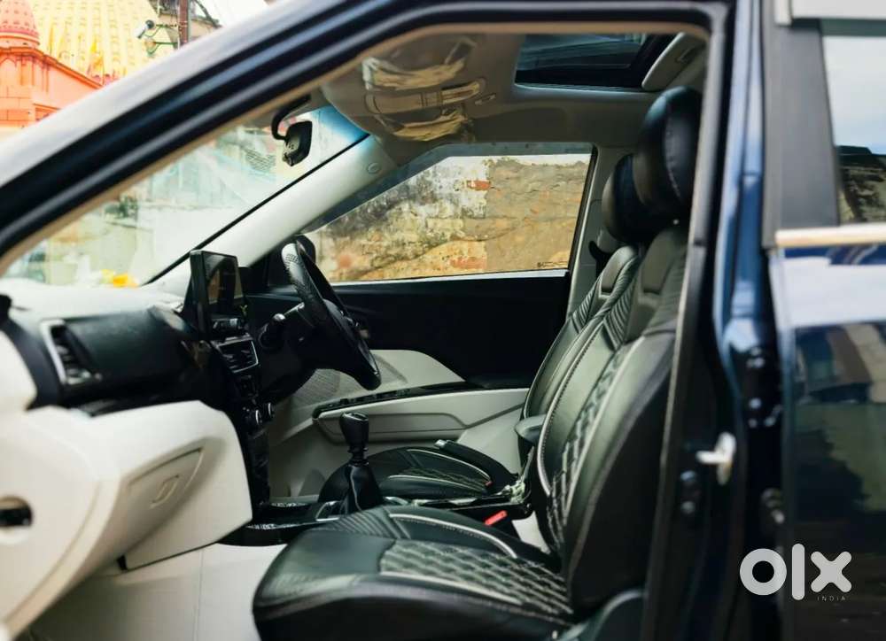 Mahindra Xuv 3xo Ax5 Pm Mt, 2024, Petrol