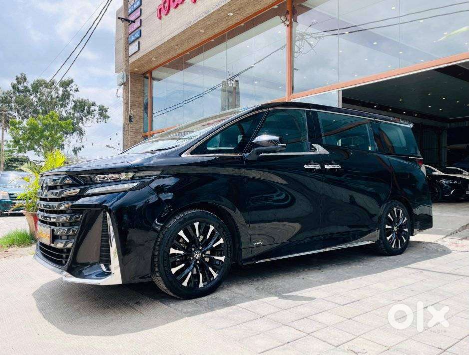 Toyota Vellfire Vip – Executive Lounge, 2025, Petrol