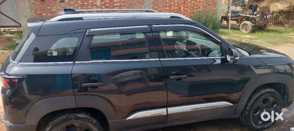 Maruti Suzuki Brezza Zxi Plus At 2025