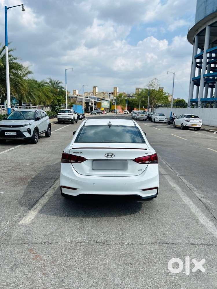 Hyundai Verna 1.6 At Petrol  Sunroof  Vip No.  Top Model