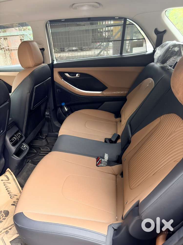Hyundai Alcazar Signature 2025