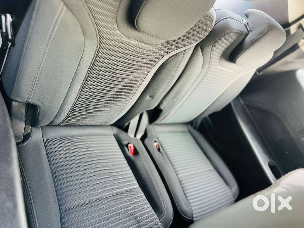 Mahindra Xuv700 2.2 Ax 5 Diesel At 7 Str, 2023, Petrol