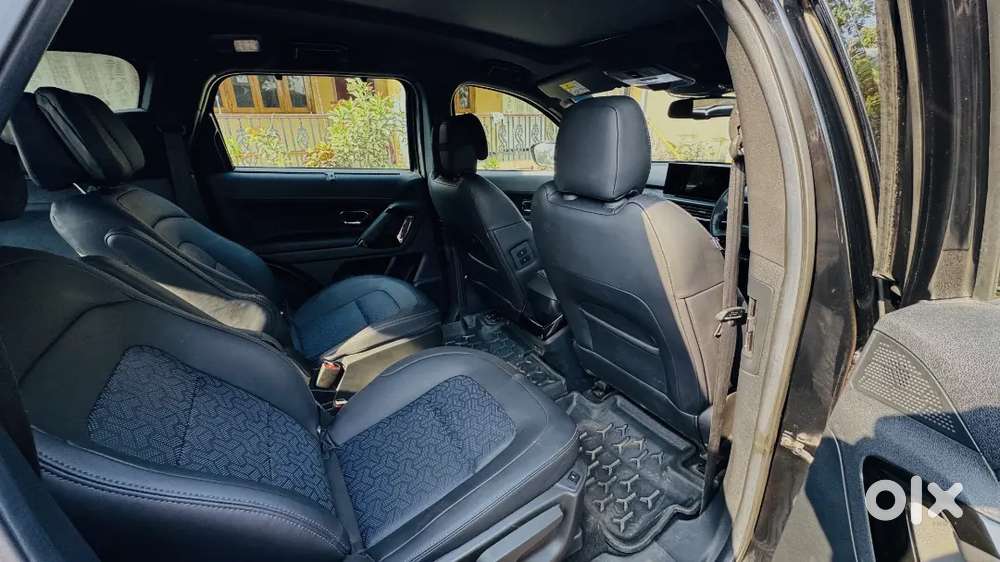 Tata Safari 6 Seater Diesel At Dark Edition Top Model